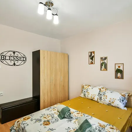 Charming Nest Warna