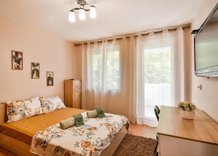 Charming Nest וארנה