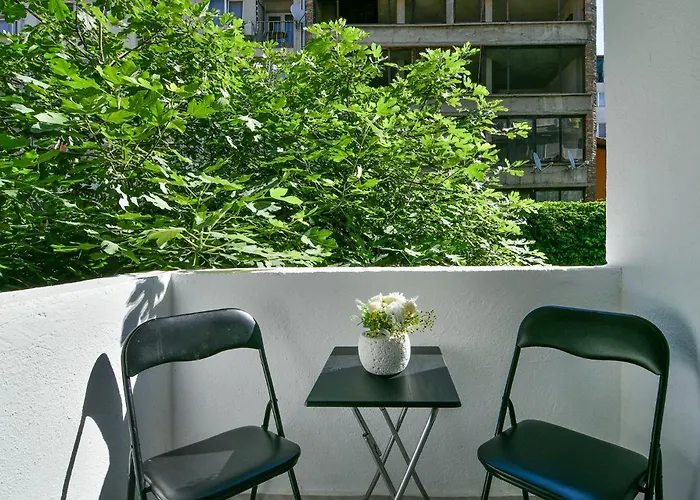 דירה Charming Nest *