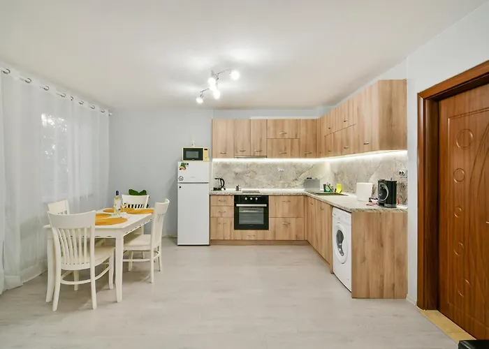 דירה Charming Nest *